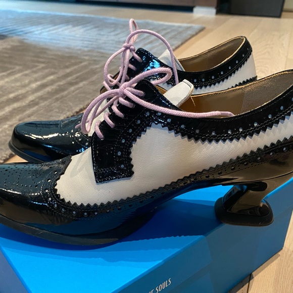 John Fleuvog SOLE TALK DR. GUNTER BROGUED LACE-UP HEELS size 8.5, Like NEW - Picture 3 of 15